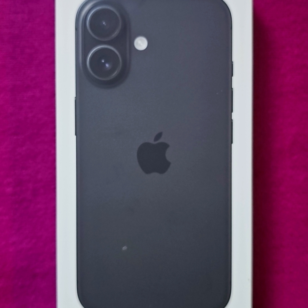 Apple iPhone 16